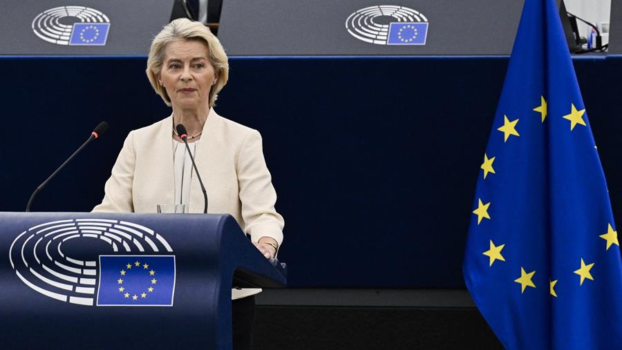 Ursula von der Leyen annonce une interdiction des réseaux sociaux avant 13 ans