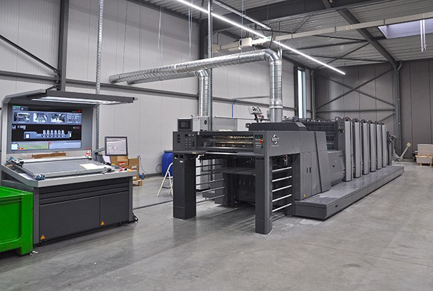 Drukkerij Bosmans neemt eerste RMGT 920ST kartonpers in België in gebruik