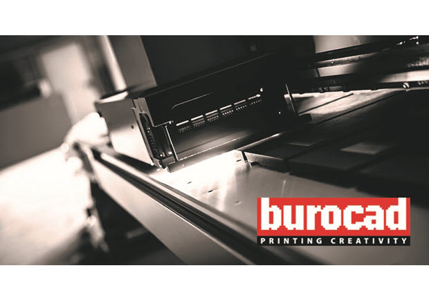 Wat hebben een snelgroeier uit Limburg, XS tot XXXL, 4 Printsalons en 1999 met elkaar gemeen?