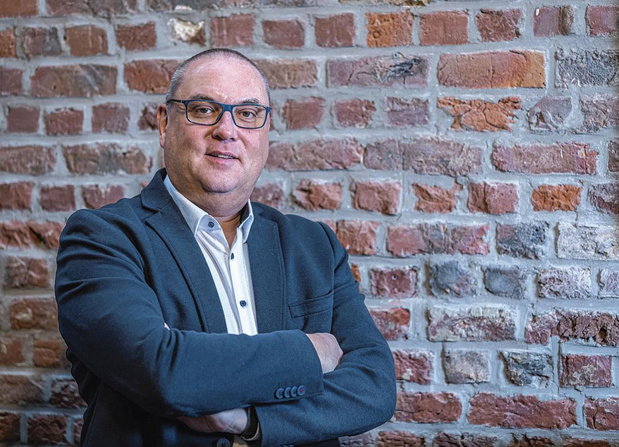 Santhea met l'État en demeure 