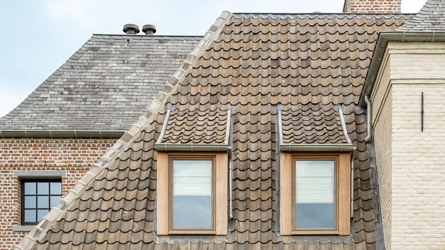 Toiture et boiseries traditionnelles de caractère à Pelt