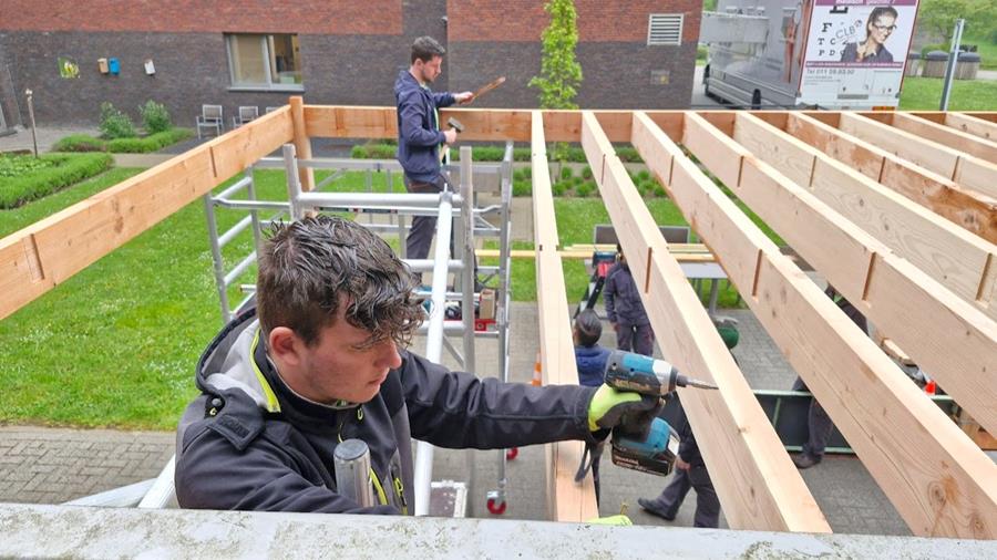 Des étudiants démontrent leur savoir-faire avec une annexe durable