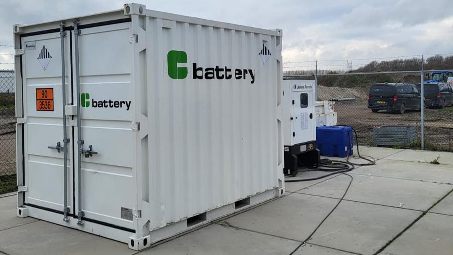 Des conteneurs à batterie mobiles accélérent la construction du nouvel entrepôt Quooker