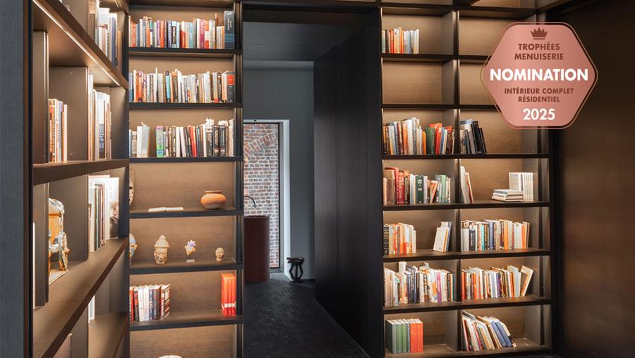 Une bibliothèque avec une porte cachée, un tour de force technique