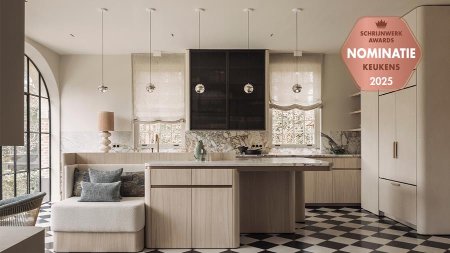 Naadloos hout en marmer in luxe interieur