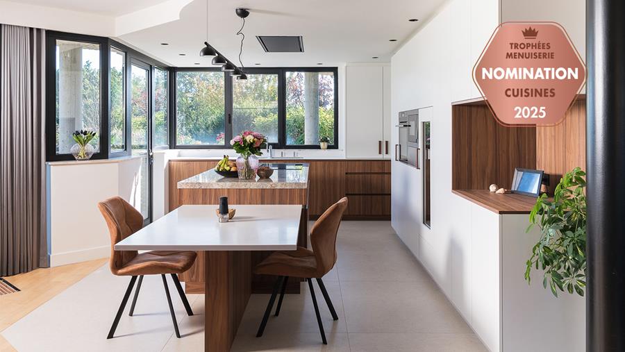 Travail de précision en noyer américain et quartzite Taj Mahal