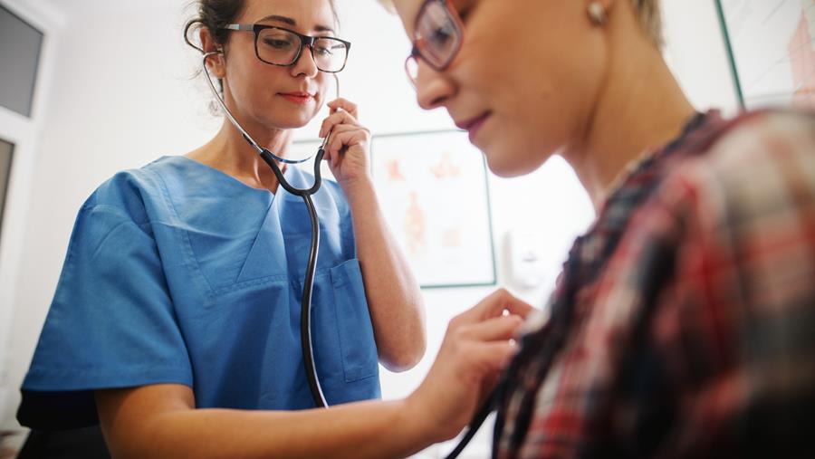 Une médecine générale jeune et nettement féminine